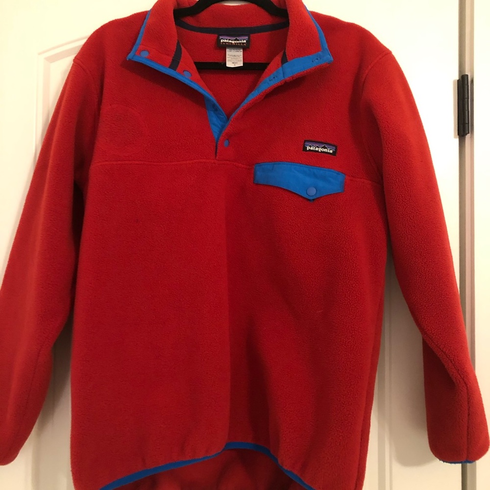 Red synchilla Patagonia with blue trim